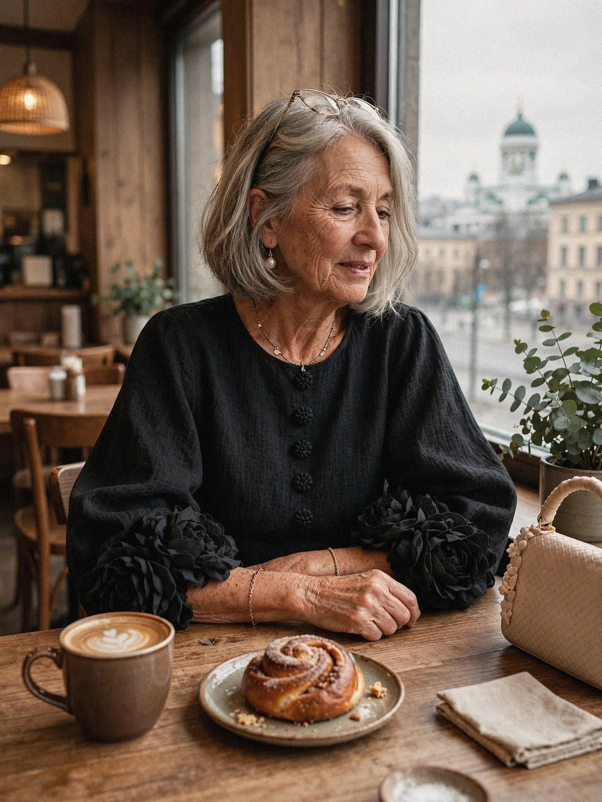 Midimekko kukkamansetein musta – Bonvayana